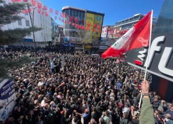 Wan halkı iradesi için direniyor: Karardan vazgeçilene dek mücadeleye devam