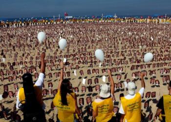 HRW: Bahailere yapılan insanlığa karşı suçtur