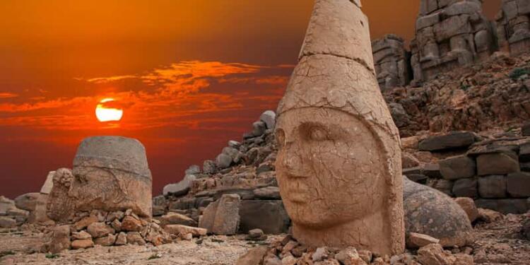 Nemrut Dağı ziyaretçilere kapılarını açtı