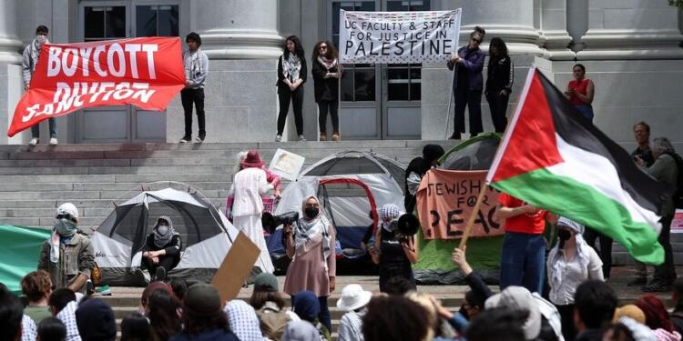 İki ülke ve üniversitelerde protestolar: Riyakarlık diz boyu