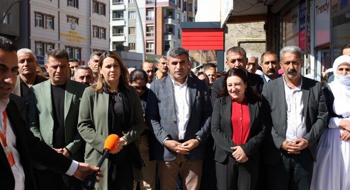 Şirnex adayı Kutlu’dan AKP’li aday Yarka’ya: Rezil bir kayyımsın