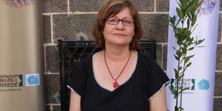 ‘Sanatçı inadı çok hükümet devirir’