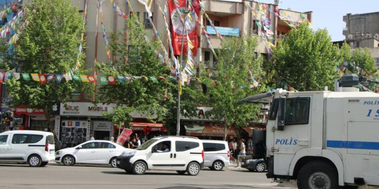 Êlih’te DEM Parti binasına polis baskını