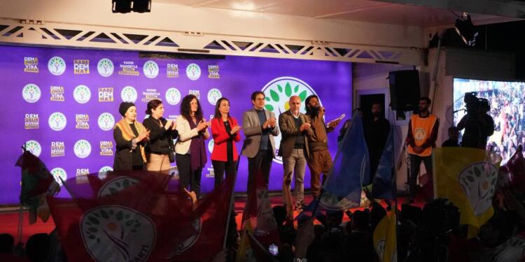 Hatimoğulları: Siyasetin DEM’i Kurdistan ve Türkiye’de tuttu