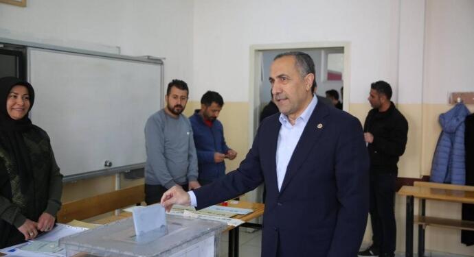 AKP’nin Wan adayı Arvas’tan günler sonra açıklama: Halkın direnişi için ‘vandallık’ dedi