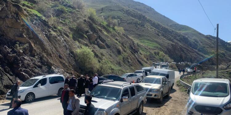 Wan-Gever yolu heyelan nedeniyle kapandı
