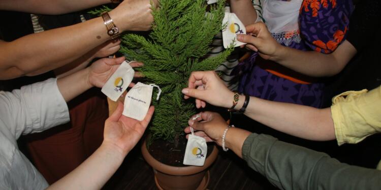 Kadınlardan 4 Nisan kutlaması