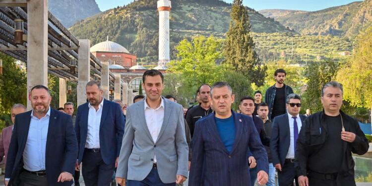 Özgür Özel’den Bahçeli’ye yanıt: Herhalde sürçülisanıdır