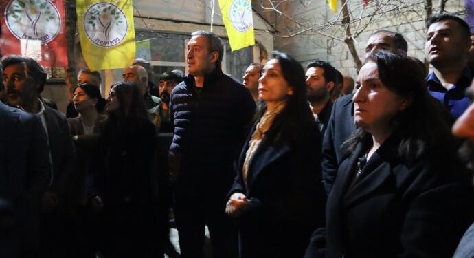 Eş Genel Başkanlar Wan’da: Parti MYK’sı yarın olağanüstü toplanacak