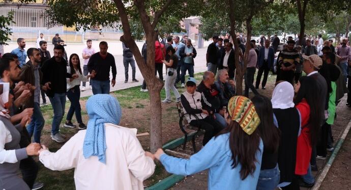 Zeydan kararı Riha’da halaylarla karşılandı