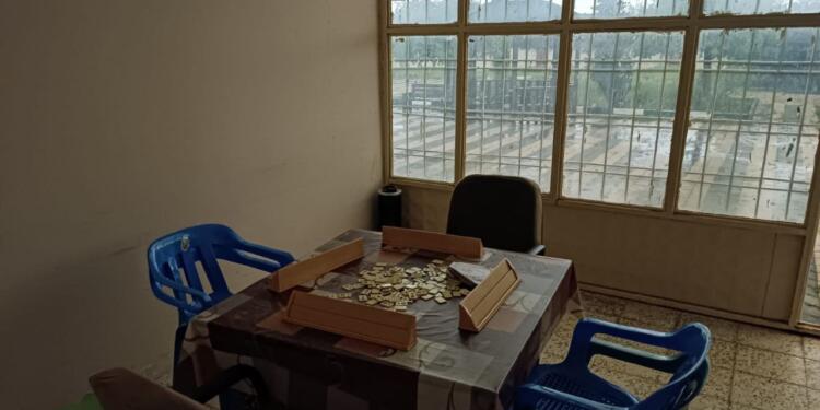 Halka hizmet yerine belediye binasına okey masası!