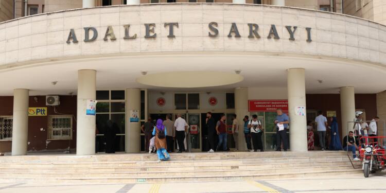 Riha’da iki genç tutuklandı