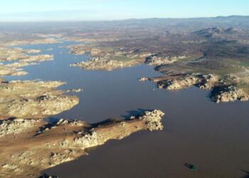 Trakya coğrafyası enerji ve sanayi ablukası altında yaşanamaz, tarımsal üretim yapılamaz duruma sürükleniyor.