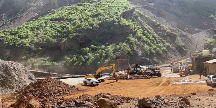 Marunis’ta talan üçgeni!