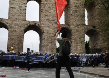 1 Mayıs kutlamaları nedeniyle tutuklanan 2 kişi tahliye edildi