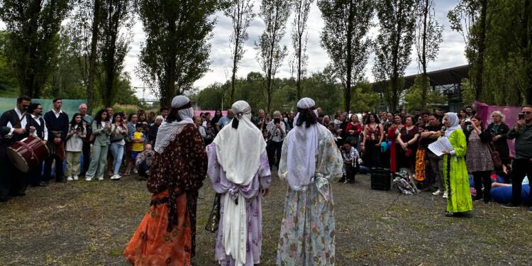 Almanya’daki Kültürler Festivali’nde Kürt kadın rüzgarı esti