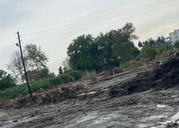 Depremin etkisi sürerken, Hatay’da konteyner kent yine sular altında