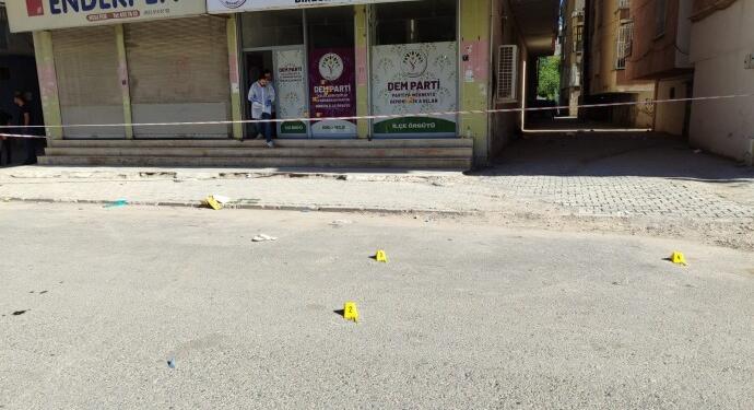 Bêrecûk’te DEM Parti binasına saldırı