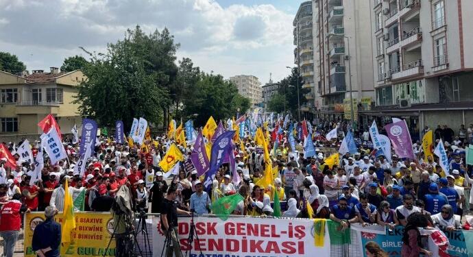 ‘İnsanca bir yaşam için direniyoruz’