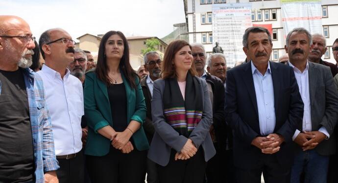 Amed Büyükşehir Belediyesi, Dêrsim Belediyesi’ne otobüs hibe etti