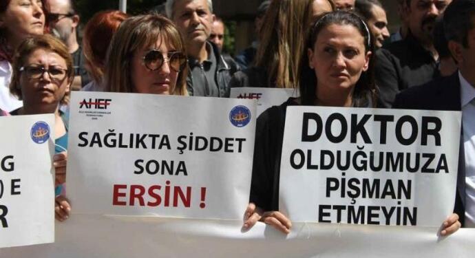 ‘Sağlık çalışanlarının doğru sendikalara üye olması gerekiyor’