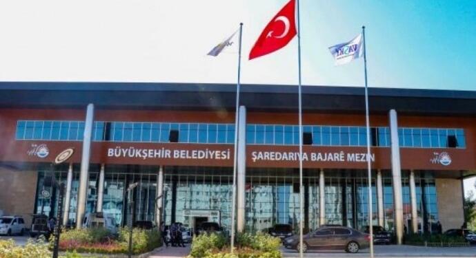 Wan kayyımı belediyenin bütçesini vakıf ve cemaatlere peşkeş çekti