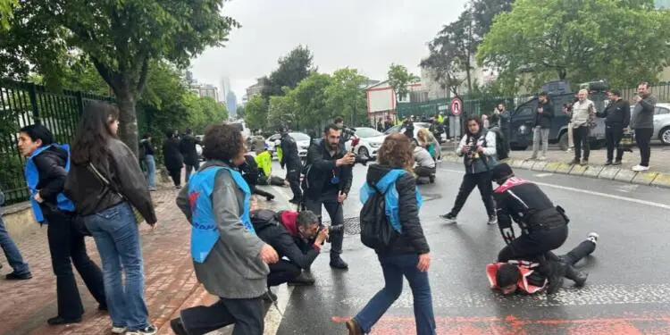 1 Mayıs’ta gözaltına alınan 35 kişiye işkence