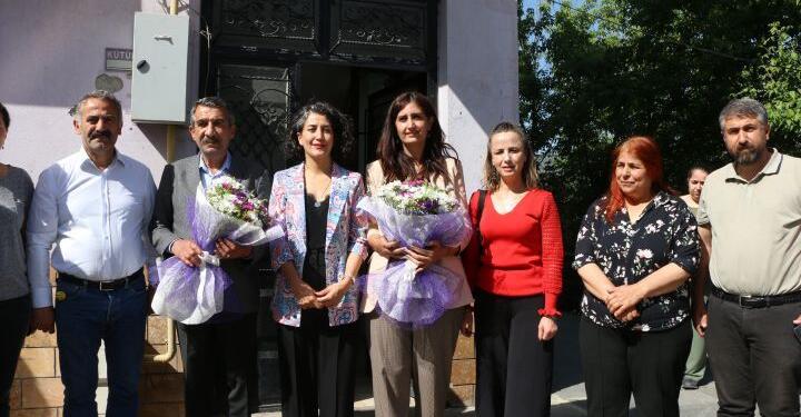 Eşbaşkan Demir’den Dêrsim Belediyesi’ne dayanışma ziyareti