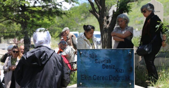 Ekin Ceren mezarı başında anıldı