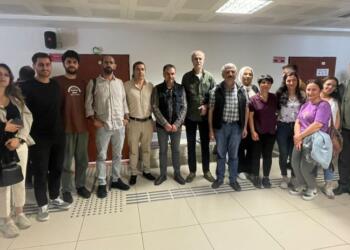 Gazetecilerin duruşması ertelendi