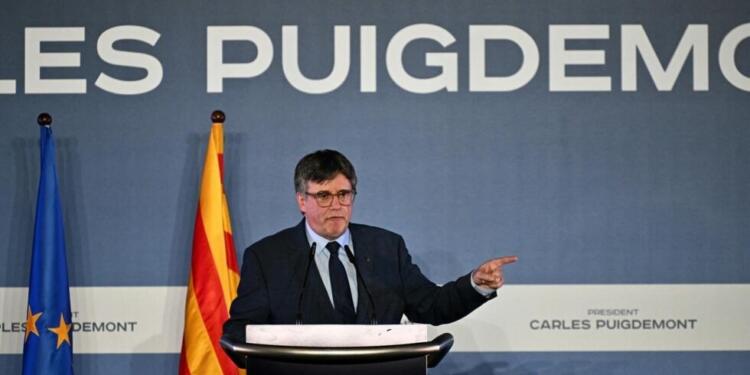 Özerk Katalonya’da Puigdemont başkanlığa aday oldu