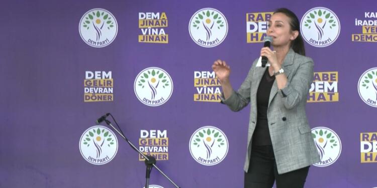 DEM Parti Curnê Reş’te halk buluşması düzenledi