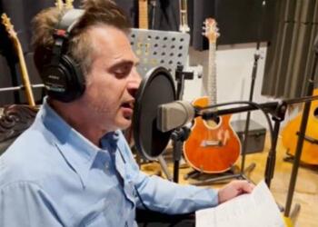 Teoman’dan 1000’inci hafta şarkısı: Benim Annem Cumartesi