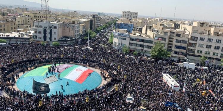 Reisi için Meşhed’de Abdullahiyan için Tahran’da tören