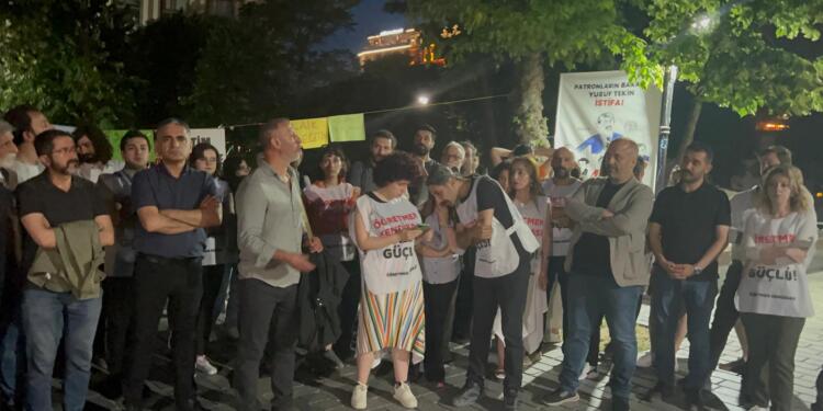 HDK, nöbet eylemindeki öğretmenleri ziyaret etti