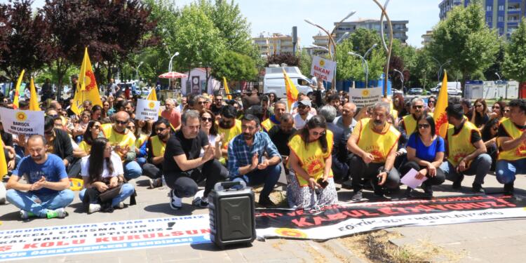 ‘Eğitimde şiddet iktidarın politikalarından kaynaklı’