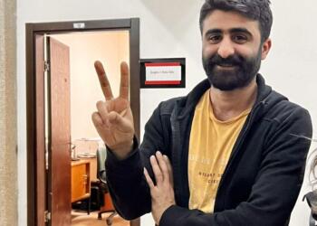 Ayakta sayım dayatması: ‘Omzumuzdaki bayrağa saygı duyacaksınız’