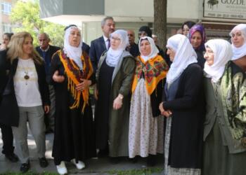 Adalet Bakanı ile görüşmek isteyen Barış Anneleri’ne polis engeli