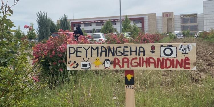 Dicle Üniversitesi’ne Kürtçe levhalar dikildi