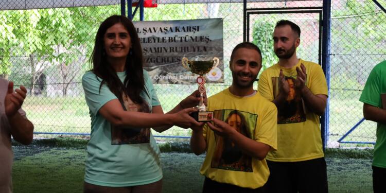 Dêrsim’de Gülistan Doku futbol turnuvasının final maçı oynandı