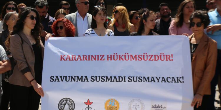 Hukukçular Kozağaçlı ve Timtik’in kararının onanmasını protesto etti