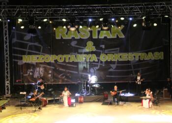 İzmir’de MKM ve Rastak rüzgarı esti