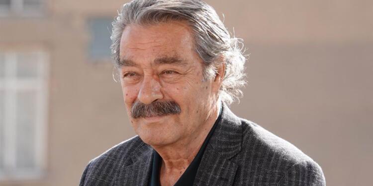 Kadir İnanır hastaneye kaldırıldı