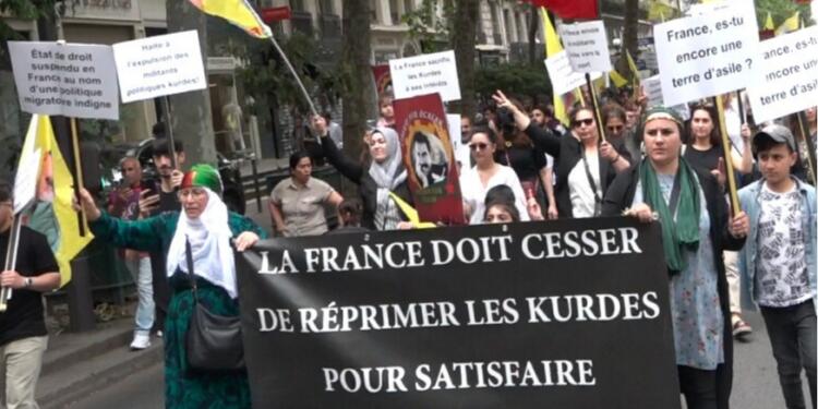 Fransız hükümetinin Kürtlere yönelik baskıları protesto edildi