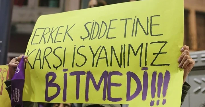 1 günde en az bin 97 kadın şiddete maruz kalıyor