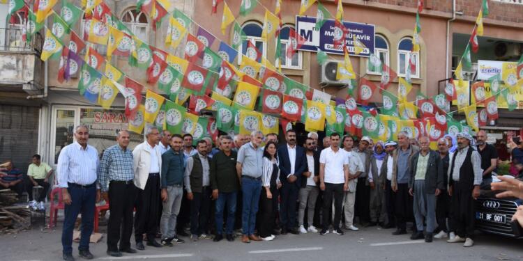 DEM Parti Curnê Reş’te işi sıkı tutuyor