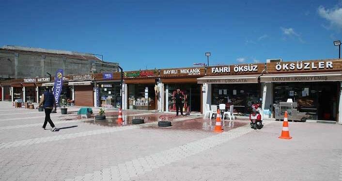 Depremzede esnafın elektriği kesildi