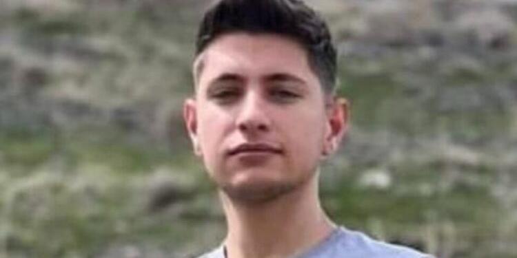 İran bir Kürt gencini katletti