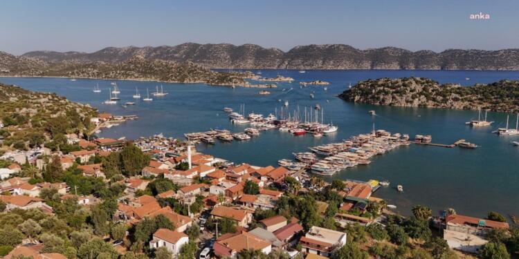 Kekova’da iskele ihalesine protesto