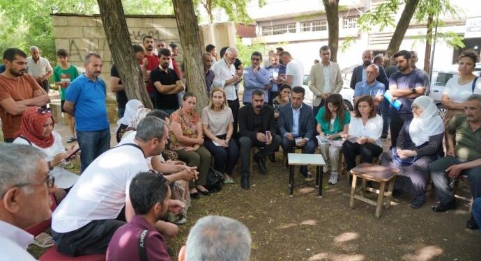 Eşbaşkanlar Anzele halkıyla bir araya geldi